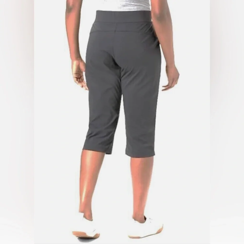 Columbia Women's Active Fit Omni-Shade Pull-On Capri Pants, City Gray - Picture 2 of 8